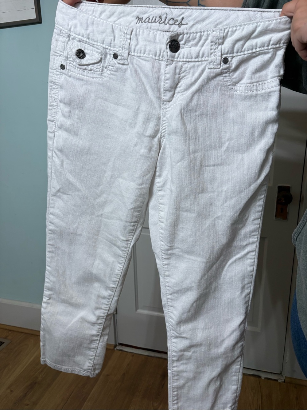 Maurices White Cropped Ankle Jeans